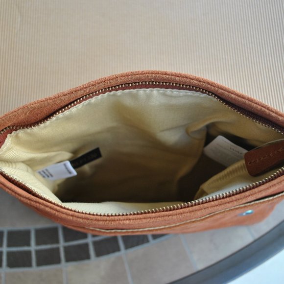 LL Bean clutch - Picture 4 of 9